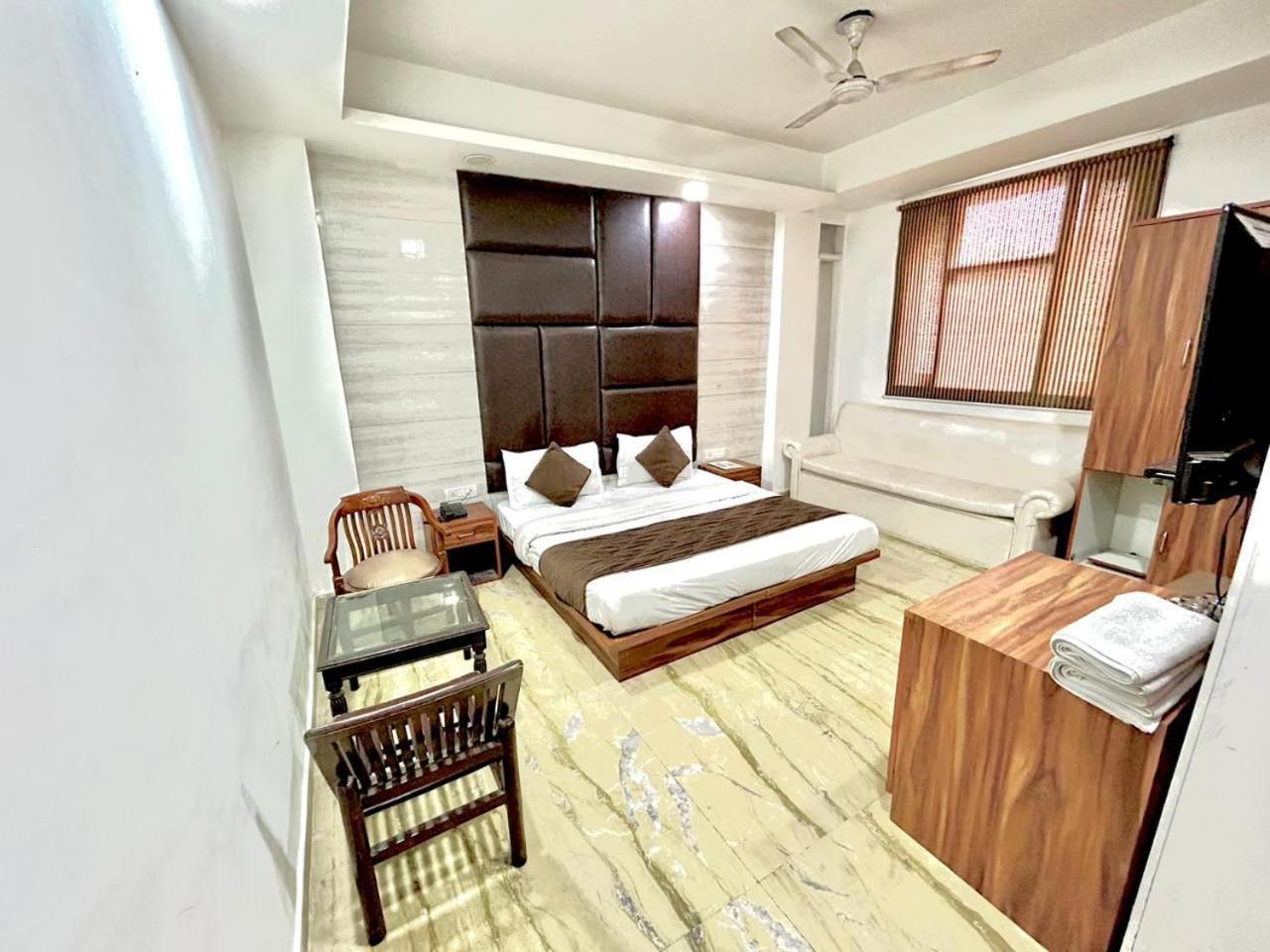 Hotel Spb 87 Near Karol Bagh Metro Station Delhi Extérieur photo