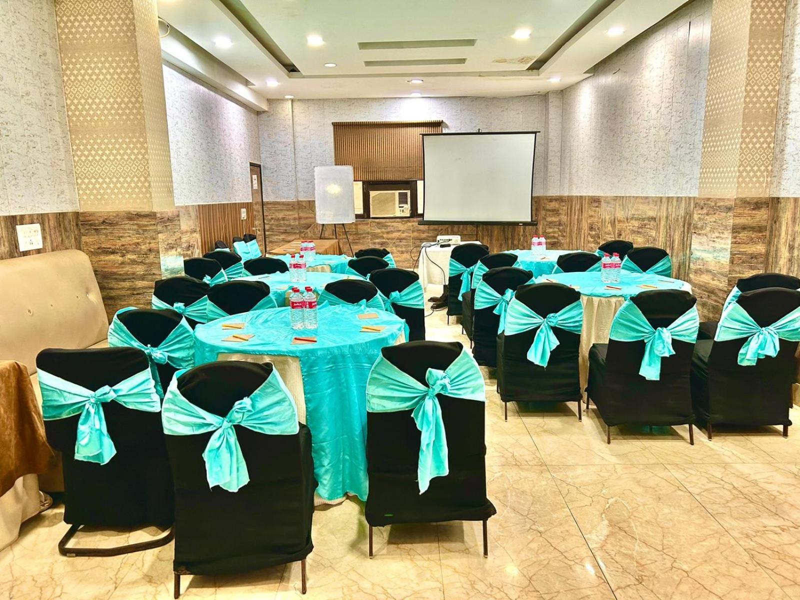 Hotel Spb 87 Near Karol Bagh Metro Station Delhi Extérieur photo