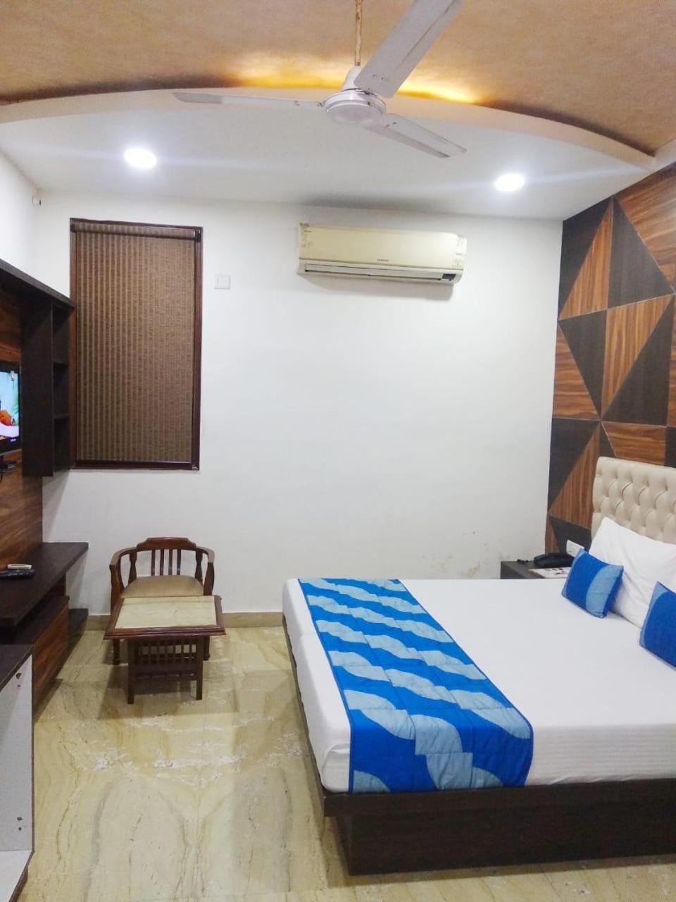 Hotel Spb 87 Near Karol Bagh Metro Station Delhi Extérieur photo