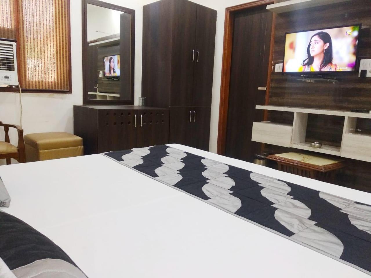 Hotel Spb 87 Near Karol Bagh Metro Station Delhi Extérieur photo