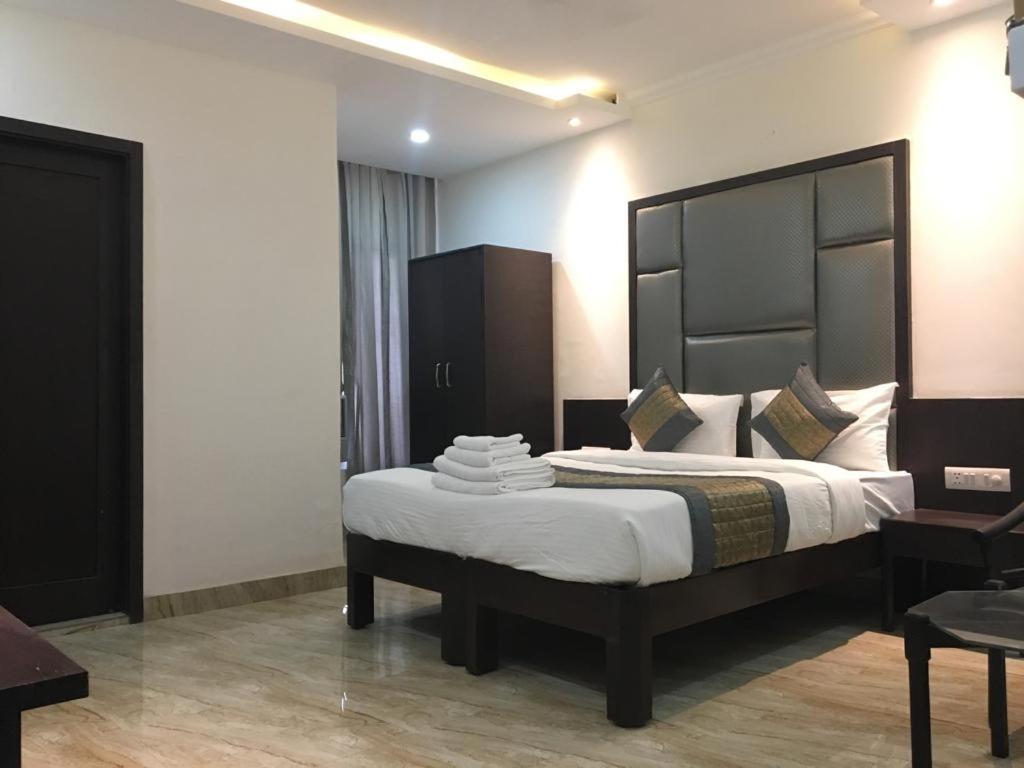 Hotel Spb 87 Near Karol Bagh Metro Station Delhi Extérieur photo